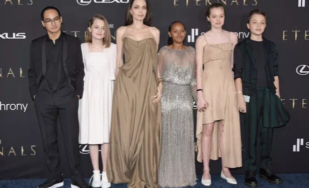 Angelina Jolie s’entoure de ses enfants sur le tapis rouge des “Eternels” 1 - Le Progrès Egyptien