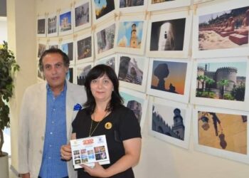 L’artiste George Maher soutient le tourisme égyptien en Russie