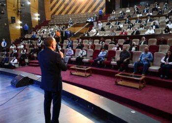 Dialogue ouvert avec la jeune génération