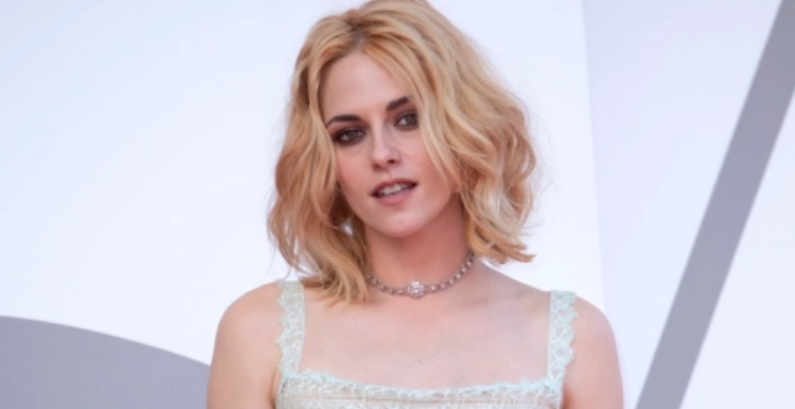 Kristen Stewart, sur son 31 à la première du film “Spencer” 2 - Le Progrès Egyptien Kristen Stewart, sur son 31 à la première du film “Spencer” 1 - Le Progrès Egyptien