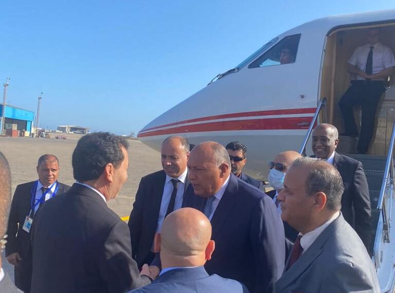 Le ministre égyptien des AE arrive à Tripoli 1 - Le Progrès Egyptien