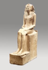 Statue d'Hatchepsout assise 15 - Le Progrès Egyptien