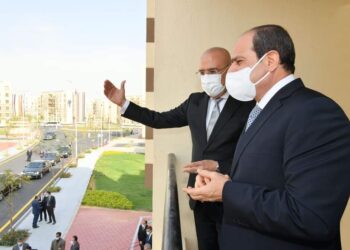Al-Sissi inaugure un certain nombre de projets de logement à la Cité du 6 Octobre