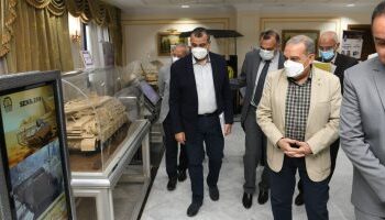 Inspection des produits qui seront exposés à l’EDEX 2021