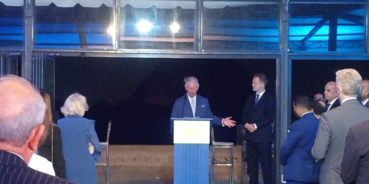 Le Prince Charles et son épouse dans une cérémonie aux Pyramides  1 - Le Progrès Egyptien