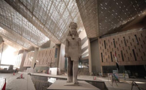 Al-Sissi : Appliquer les meilleures techniques d’exposition au Grand Musée Egyptien 11 - Le Progrès Egyptien
