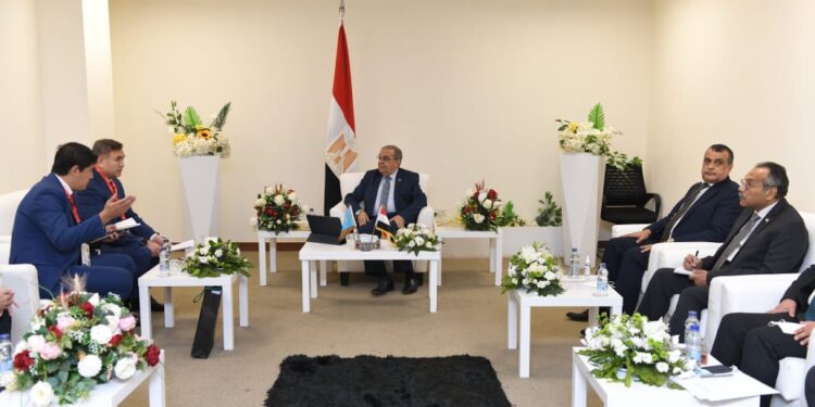 Responsable kazakh: Le Salon "EDEX" est un géant forum international 1 - Le Progrès Egyptien