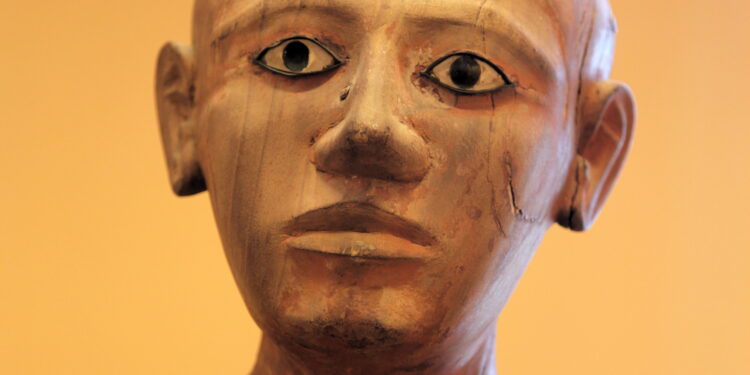 La statue du chancelier Nakhti en bois 1 - Le Progrès Egyptien