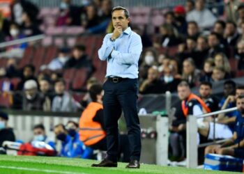 C1: Dans le brouillard, le Barça attend son phare Xavi