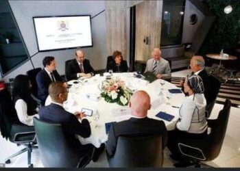 Le Prince Charles discute avec Fouad les projets de préservation de l’environnement