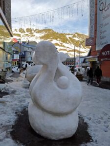 Quand Eve sculpte c’est pour refaire le monde ! 4 - Le Progrès Egyptien Quand Eve sculpte c’est pour refaire le monde ! 3 - Le Progrès Egyptien