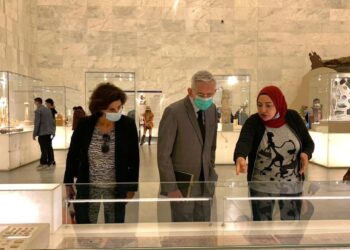 L’ambassadeur de France au Caire visite le Musée national de la civilisation égyptienne