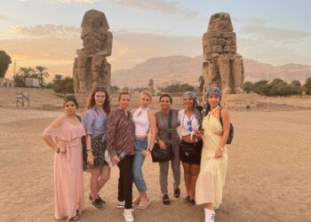 Visite à Louxor des participantes au Forum international des femmes sur les arts