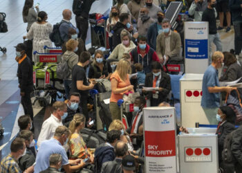 Le nouveau variant Omicron va-t-il nous mettre à poil ?