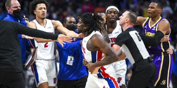 NBA : Les Lakers dans la douleur, Chicago facile, Phoenix large 1 - Le Progrès Egyptien