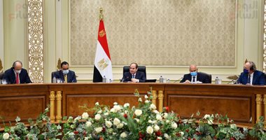 Al-Sissi à la table ronde de la conférence sur le transport intelligent 2 - Le Progrès Egyptien Al-Sissi à la table ronde de la conférence sur le transport intelligent 1 - Le Progrès Egyptien