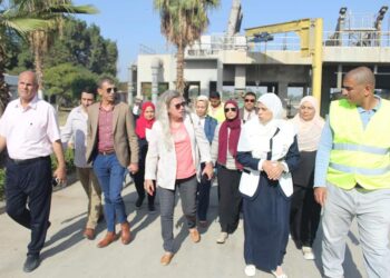 Une délégation de l’UE visite deux sociétés d’eau potable