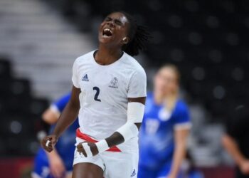 Hand : Nocandy, statut de commandeur et défaite en horreur