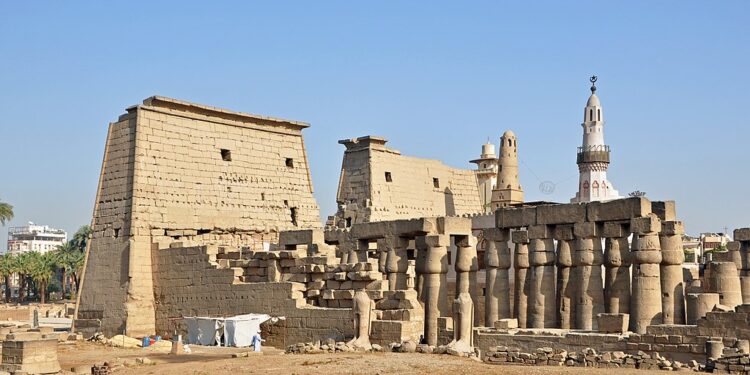 Temple de Louxor 1 - Le Progrès Egyptien Partie nord-ouest du temple