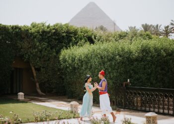Se marier au pied des Pyramides