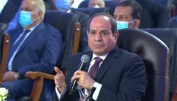 Al-Sissi assiste à l’inauguration, par visioconférence, d’un nombre de routes et de ponts en Haute-Egypte