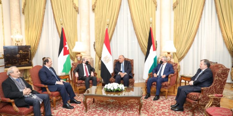Choucri et Kamel reçoivent les participants à la réunion ministérielle d’Égypte, de Jordanie et de Palestine 2 - Le Progrès Egyptien Choucri et Kamel reçoivent les participants à la réunion ministérielle d’Égypte, de Jordanie et de Palestine 1 - Le Progrès Egyptien