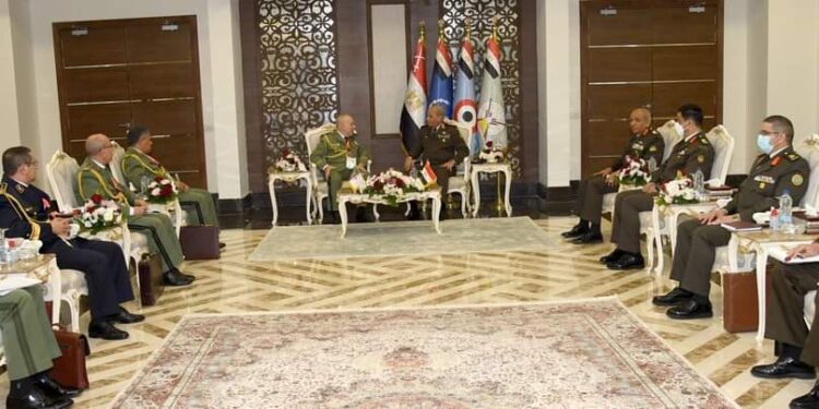 EDEX 2021: Le ministre de la Défense engage une série d'entretiens bilatéraux 2 - Le Progrès Egyptien EDEX 2021: Le ministre de la Défense engage une série d'entretiens bilatéraux 1 - Le Progrès Egyptien