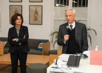 Le tarbouche de Mariette s’amuse au rythme de l’opéra Aïda