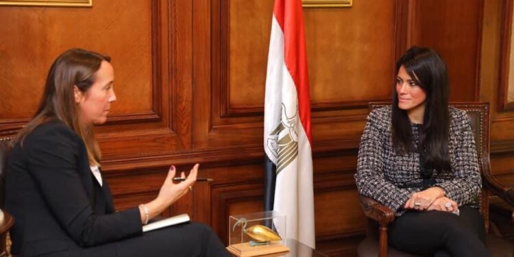 Al-Machat s'entretient avec la directrice d'Euromoney 2 - Le Progrès Egyptien Al-Machat s'entretient avec la directrice d'Euromoney 1 - Le Progrès Egyptien