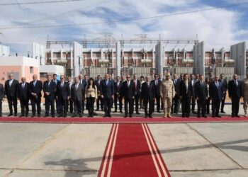 Le Président inaugure des projets d’électricité en Haute-Egypte