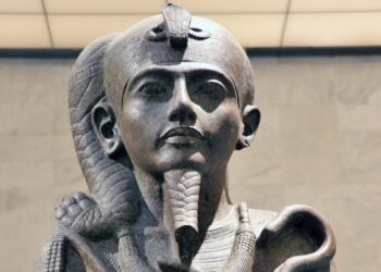 Khonsou en noir et rouge