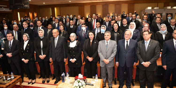 Canal de Suez : Recettes record de 6 milliards de dollars en 2021 2 - Le Progrès Egyptien Canal de Suez : Recettes record de 6 milliards de dollars en 2021 1 - Le Progrès Egyptien