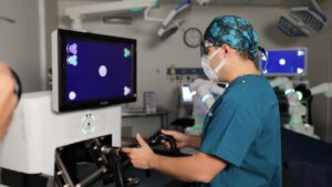 Succès de la première chirurgie robotique de l'obésité en Egypte 3 - Le Progrès Egyptien