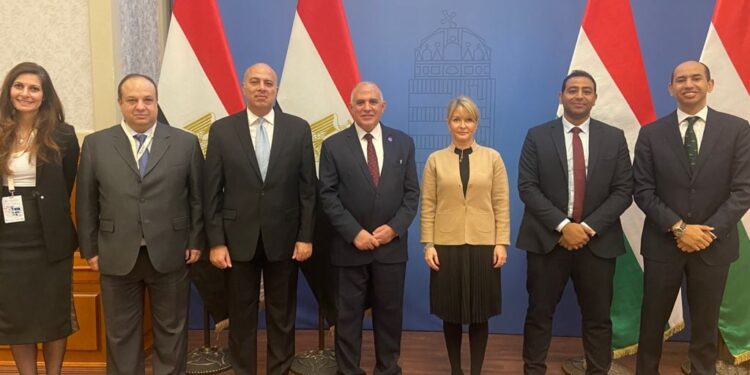 Eau : Dr Abdel Aati s'entretient avec des diplomates hongrois 2 - Le Progrès Egyptien Eau : Dr Abdel Aati s'entretient avec des diplomates hongrois 1 - Le Progrès Egyptien