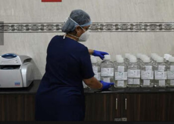 Omicron est hautement transmissible