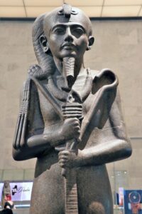 Khonsou en noir et rouge 4 - Le Progrès Egyptien Khonsou en noir et rouge 3 - Le Progrès Egyptien