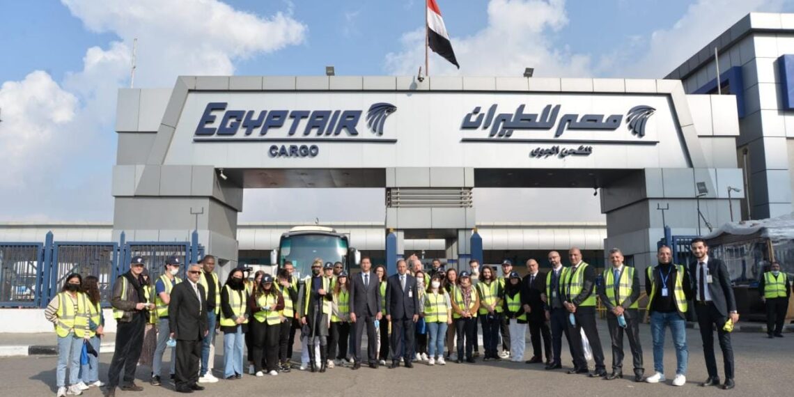 Les étudiants de la Sorbonne dans une visite à EgyptAir 1 - Le Progrès Egyptien