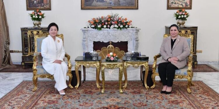 L'épouse du Président de la République se félicite de l'accueil de la première dame sud-coréenne 2 - Le Progrès Egyptien L'épouse du Président de la République se félicite de l'accueil de la première dame sud-coréenne 1 - Le Progrès Egyptien
