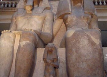 Statue colossale d’Amenhotep III et de Tiyi