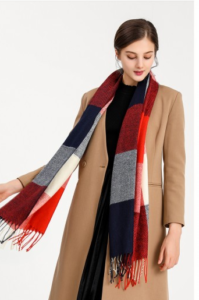 Le châle, accessoire indispensable de l’hiver 4 - Le Progrès Egyptien Le châle, accessoire indispensable de l’hiver 3 - Le Progrès Egyptien