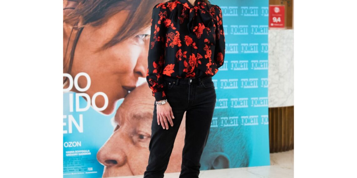 Sophie Marceau : A 55 ans, elle choisit le chemisier le plus glamour 1 - Le Progrès Egyptien