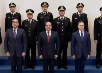 Al-Sissi en photo souvenir avec le conseil supérieur de la Police