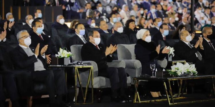 Entissar Al-Sissi rend hommage aux participants au FMJ 2 - Le Progrès Egyptien Entissar Al-Sissi rend hommage aux participants au FMJ 1 - Le Progrès Egyptien