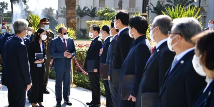 Al-Sissi reçoit le président sud-coréen au palais Al-Ettehadeya 2 - Le Progrès Egyptien Al-Sissi reçoit le président sud-coréen au palais Al-Ettehadeya 1 - Le Progrès Egyptien