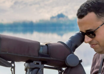 L’observateur des oiseaux dans une mission officielle