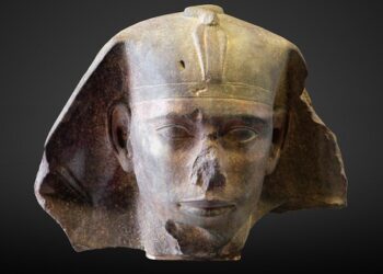 Tête de Djédefrê en quartzite