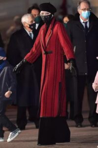 La princesse Charlène de Monaco dans un manteau Akris, le 26 janvier 