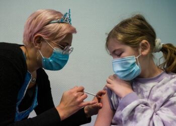 Covid-19 : “Omicron, une autre forme d’épidémie”