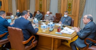 Examen avec le Président du Conseil du Groupe "DMG Mori" la coopération bilatérale 2 - Le Progrès Egyptien Examen avec le Président du Conseil du Groupe "DMG Mori" la coopération bilatérale 1 - Le Progrès Egyptien