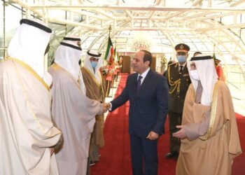 Le Président Al-Sissi arrive au Koweït